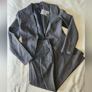 🆕️T. Limited- Drew Suit Set